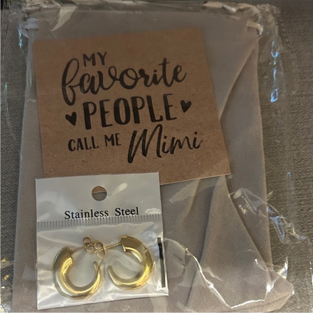 Gold Stainless Steel Hoop Earrings with 'My Favorite People Call Me Mimi' Card